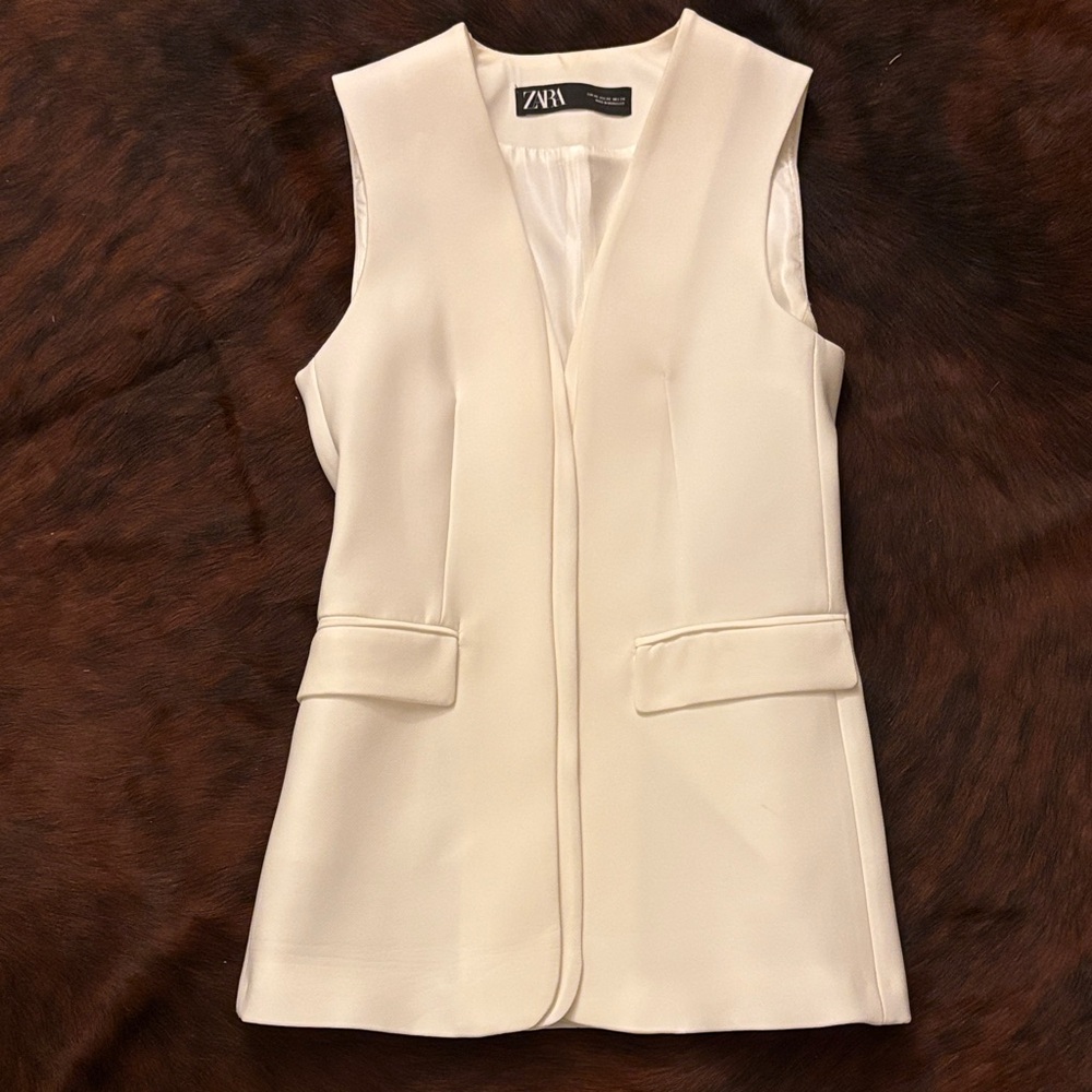 Zara Ivory Sleeveless Jacket